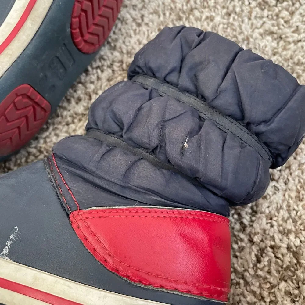 Size 11 / Boys' Crocs Snow Boots